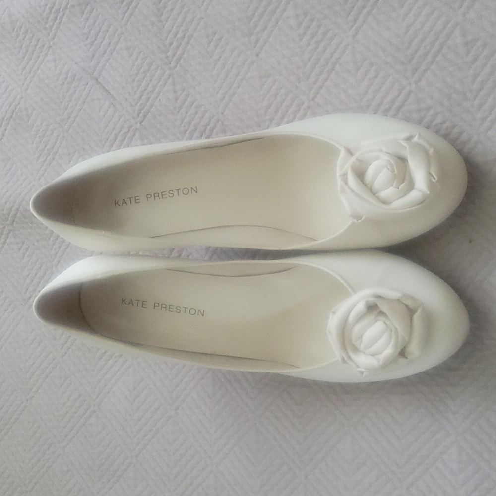 Ivory satin shoes
